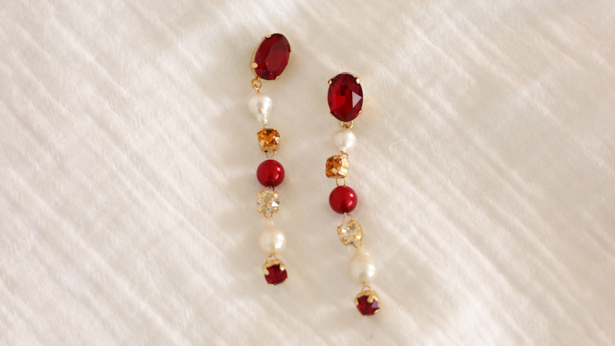 Esquema DIY Originales pendientes colgantes con cristales y perlas de agua dulce Esquema DIY Originales pendientes colgantes con cristales y perlas de agua dulce