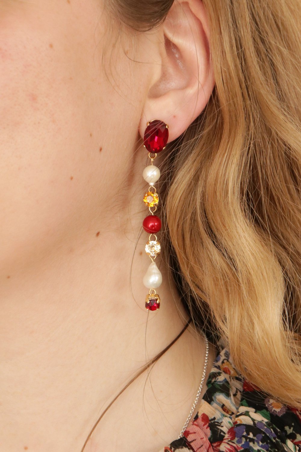 Esquema DIY Originales pendientes colgantes con cristales y perlas de agua dulce Esquema DIY Originales pendientes colgantes con cristales y perlas de agua dulce