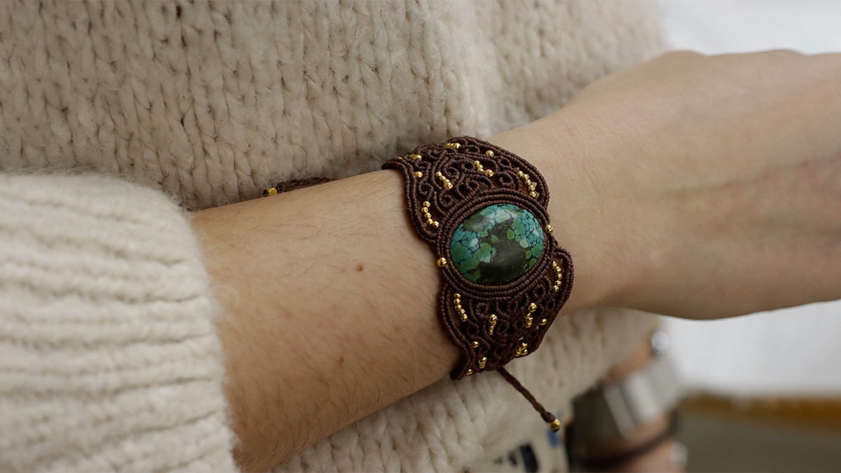 Tutorial de pulsera de micromacramé con cordón de cierre