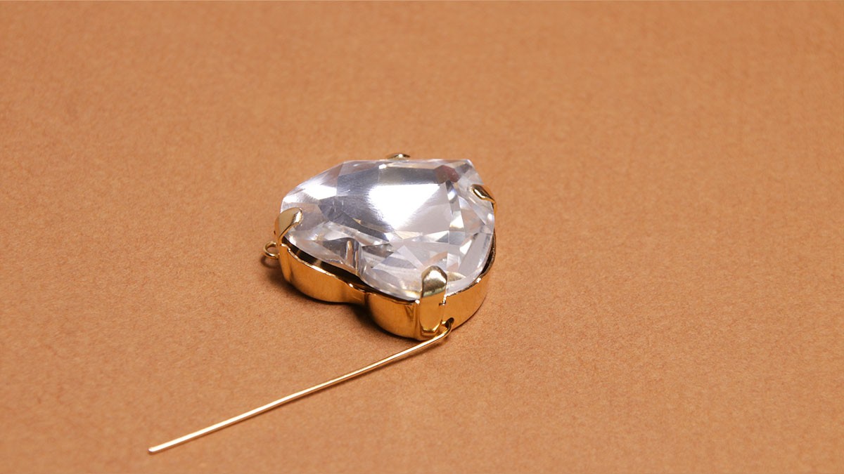 DIY Collar de perro : Cordón de cuero y cristales : Paso 8 DIY Collar de perro : Cordón de cuero y cristales : Paso 8