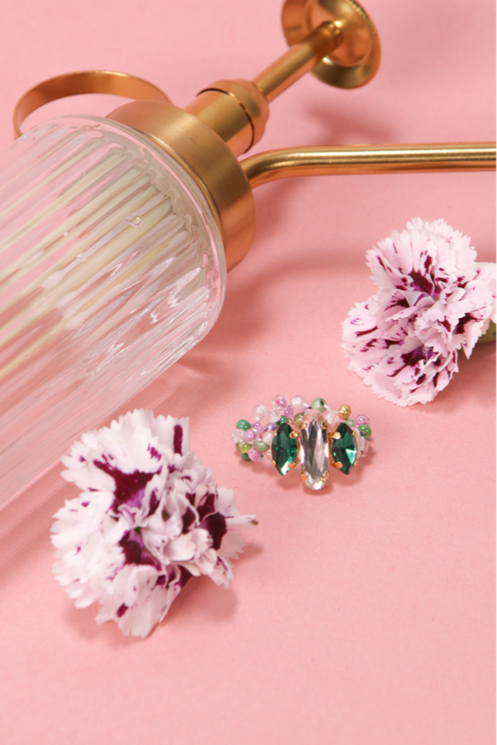 Esquema Anillo elástico de cristal con cuentas de semillas