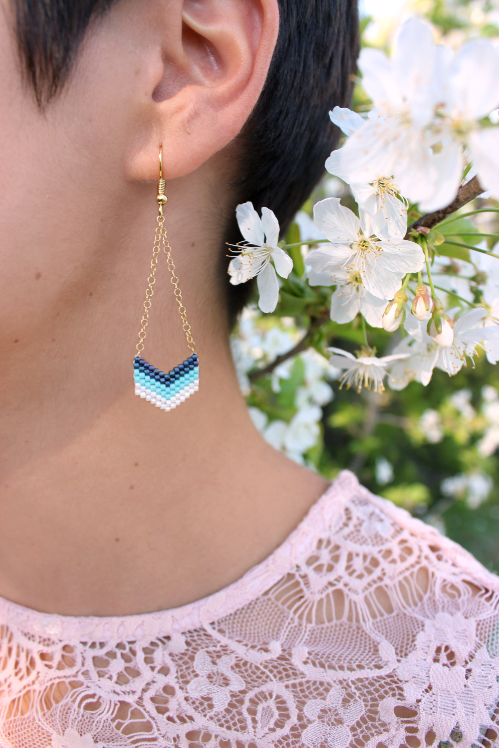Esquema Miyuki Herringbone Earrings tutorial para aprender Brick Stitch