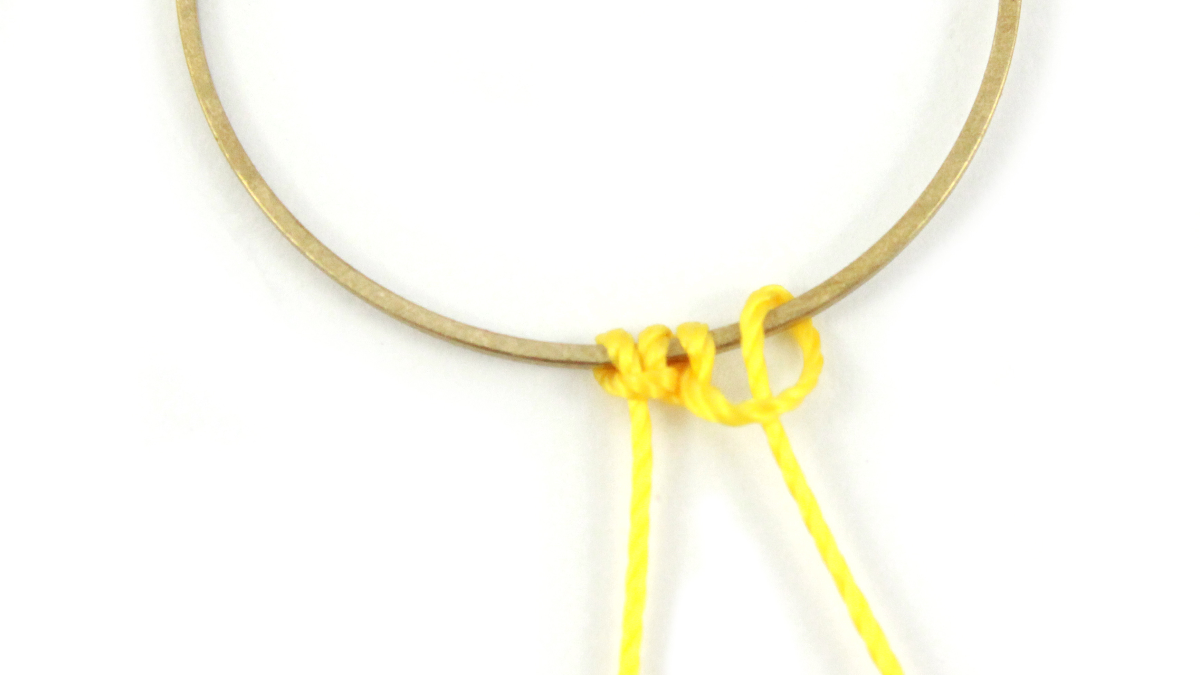 Pendientes mixtos de macramé y miyuki : Paso 3