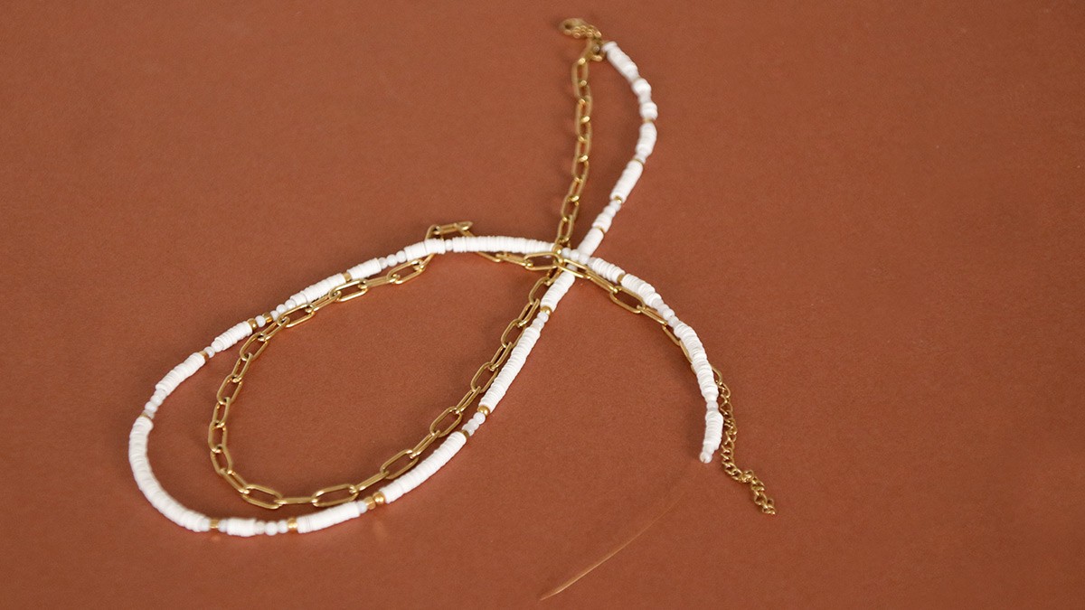 Tobillera de verano de acero inoxidable y minicuentas Heishi : Paso 3