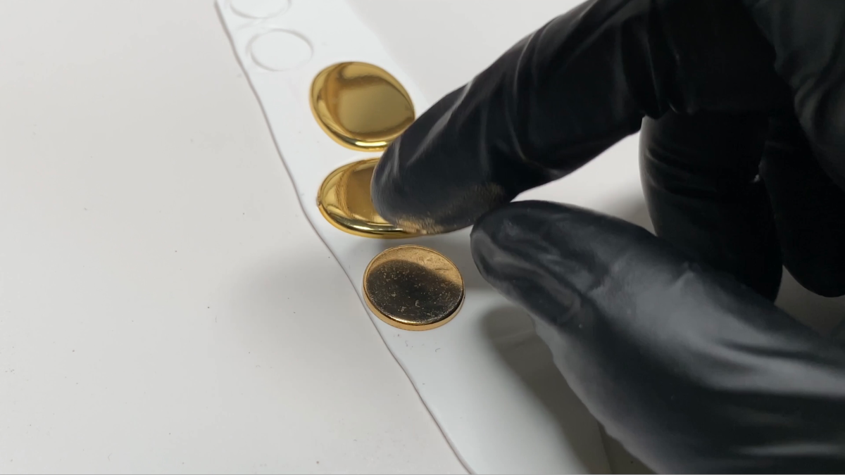 Pendientes colgantes de polímero, tinta y resina UV : Paso 4