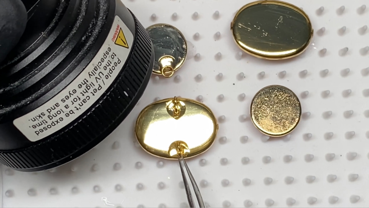 Pendientes colgantes de polímero, tinta y resina UV : Paso 14