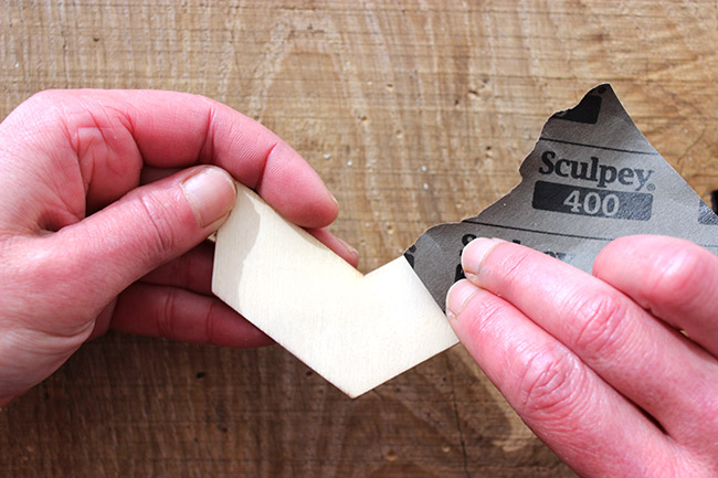 Jumper con pestaña Chevron pyrographed madera : Paso 1