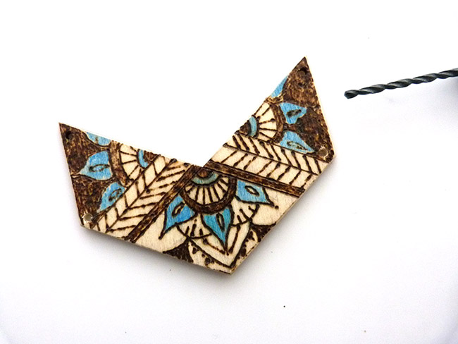 Jumper con pestaña Chevron pyrographed madera : Paso 5