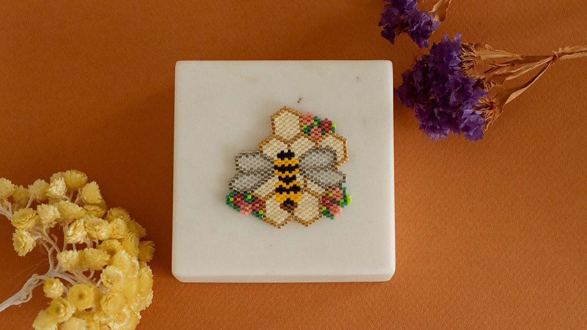 Esquema Abeja en punto de ladrillo