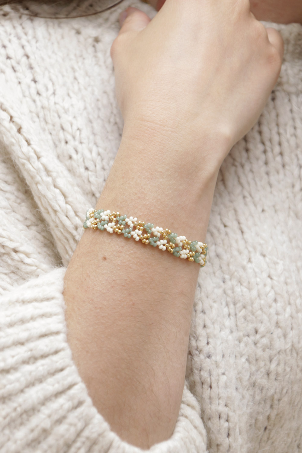 Esquema Tutorial de pulsera de doble cuenta en punto Hubble Esquema Tutorial de pulsera de doble cuenta en punto Hubble