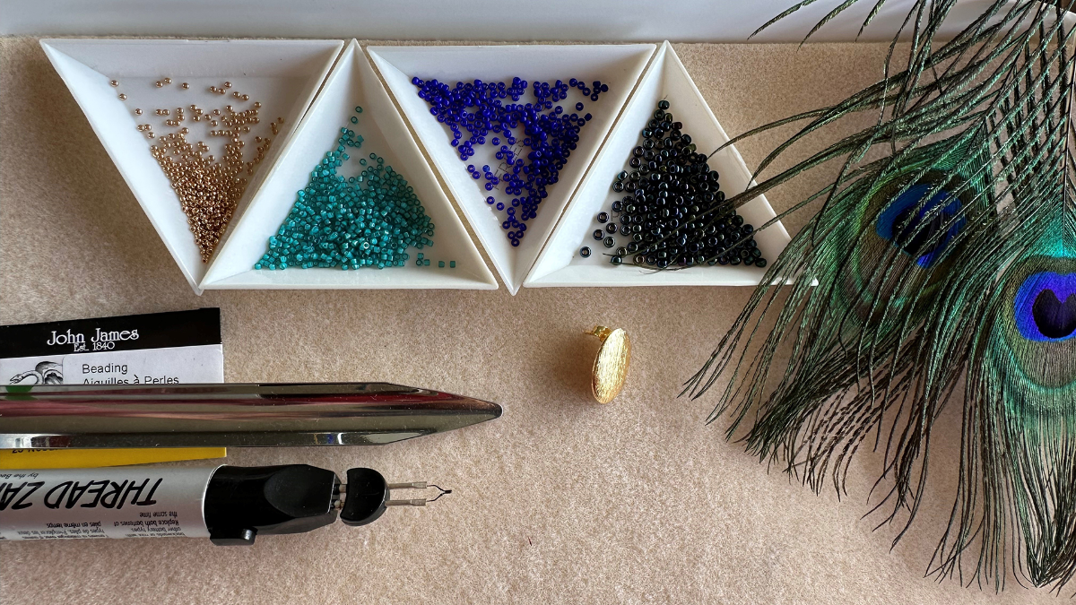 Pendientes colgantes en tejido peyote Cellini efecto espiral plano : Paso 1