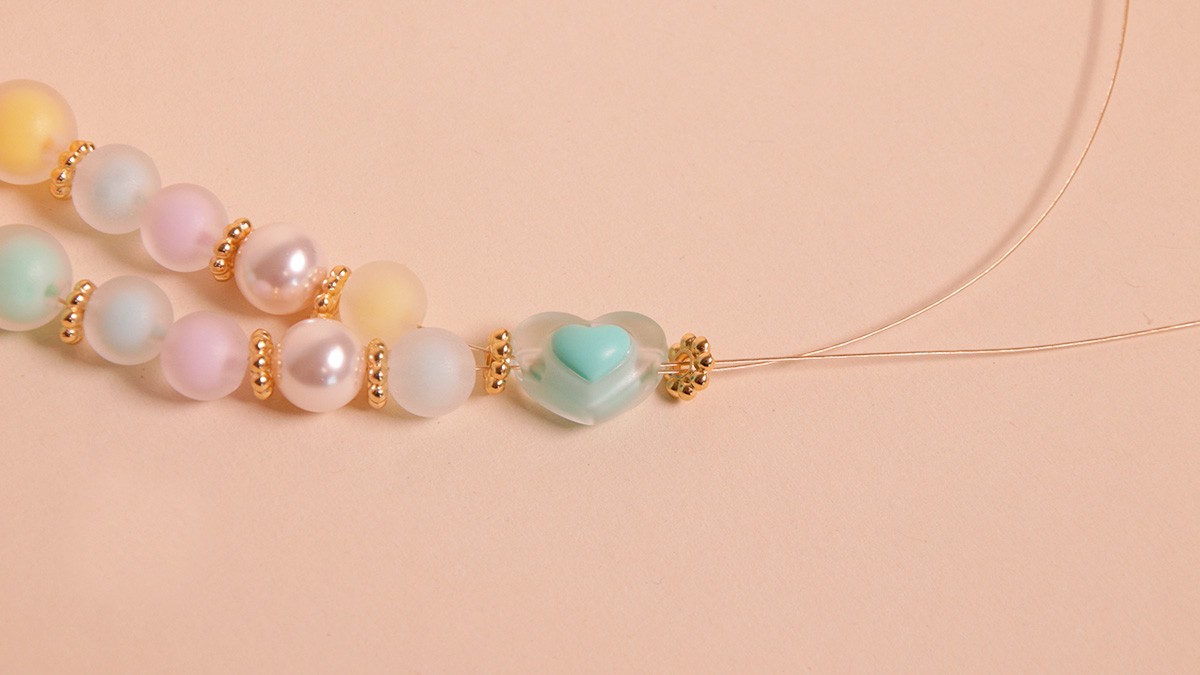 Joyas telefónicas con perlas de colores y nacaradas : Paso 4 Joyas telefónicas con perlas de colores y nacaradas : Paso 4