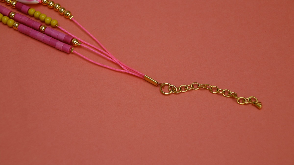 Pulsera fluorescente de varias filas con cauri y cuentas : Paso 6 Pulsera fluorescente de varias filas con cauri y cuentas : Paso 6