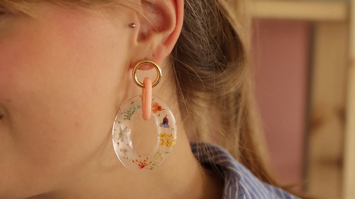 Esquema Pendientes de eslabones de resina y flores secas Esquema Pendientes de eslabones de resina y flores secas