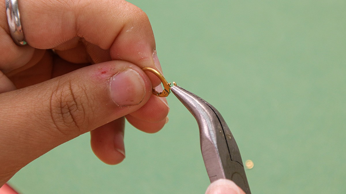 Tutorial fácil, pendientes de piedras preciosas de cuarzo desparejadas : Paso 6