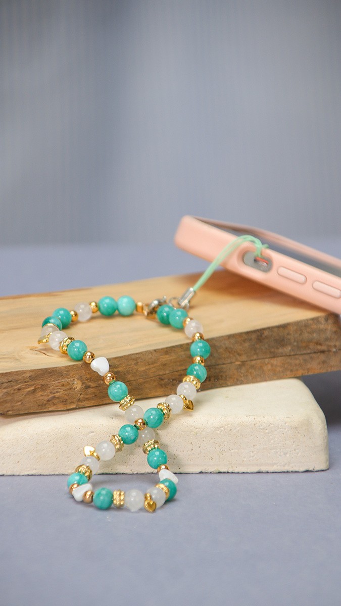 Jade tintado y piedra lunar joya de teléfono