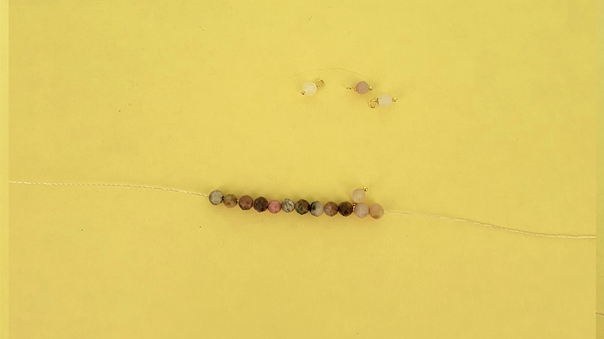 Pulsera de oro con gema de rodonita para mujer : Paso 2