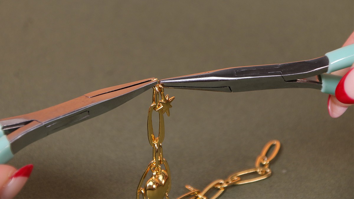 Pulsera de cadena con colgantes de corazón y Estrella del Norte : Paso 2 Pulsera de cadena con colgantes de corazón y Estrella del Norte : Paso 2