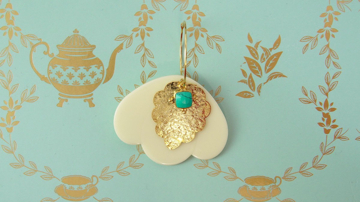 Pendientes 3 pétalos de acetato y hojas de oro : Paso 7