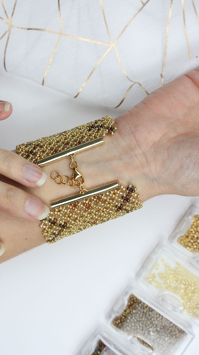 Esquema Pulsera brazalete de punto de pondo dorado