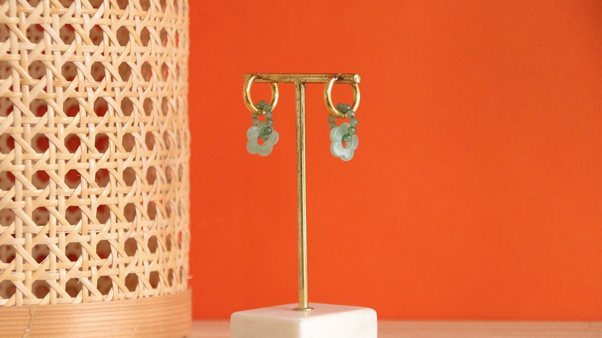 Pendientes con mini flores y piedras naturales