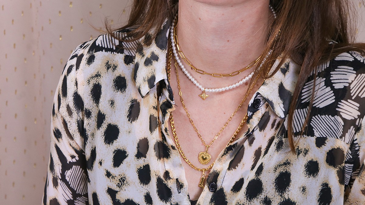 Esquema Collar de varias vueltas con cadenas y perlas nacaradas