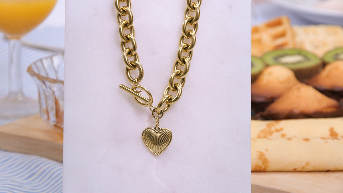 Esquema Collar con cierre en T y colgante de corazón Esquema Collar con cierre en T y colgante de corazón