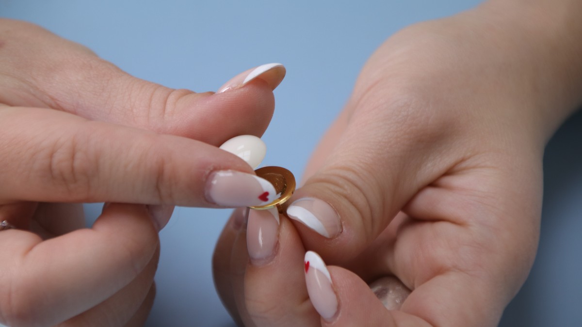 Pendientes con cuentas de resina en forma de pera : Paso 1 Pendientes con cuentas de resina en forma de pera : Paso 1