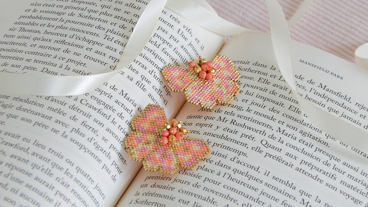 Pendientes flor tejida Brick Stitch