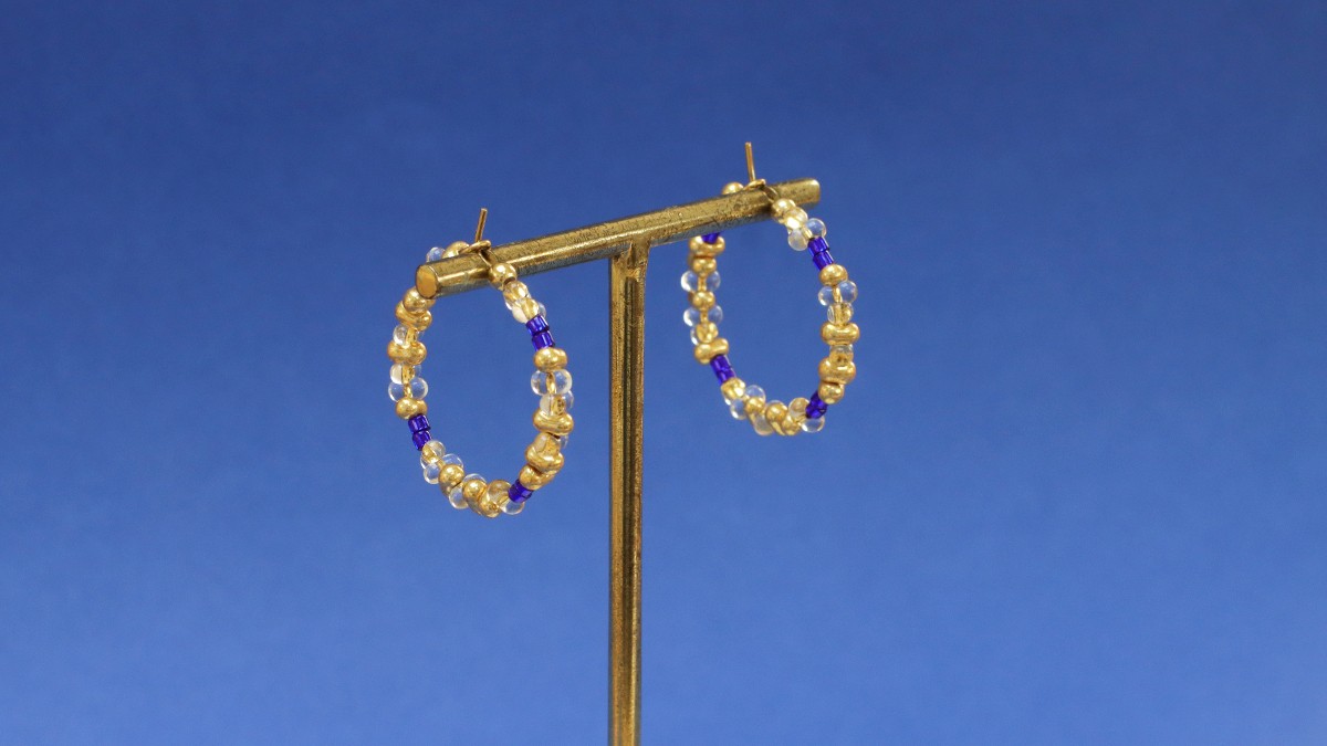 Pendientes de aro de cuentas Miyuki Berry Beads y Miyuki Delica