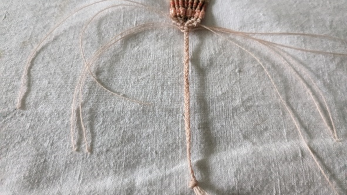 Pulsera con tejido central y micro macramé : Paso 22 Pulsera con tejido central y micro macramé : Paso 22