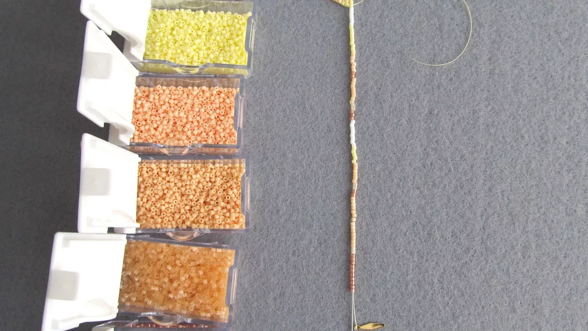 Pendientes con flecos de perlas miyuki : Paso 4