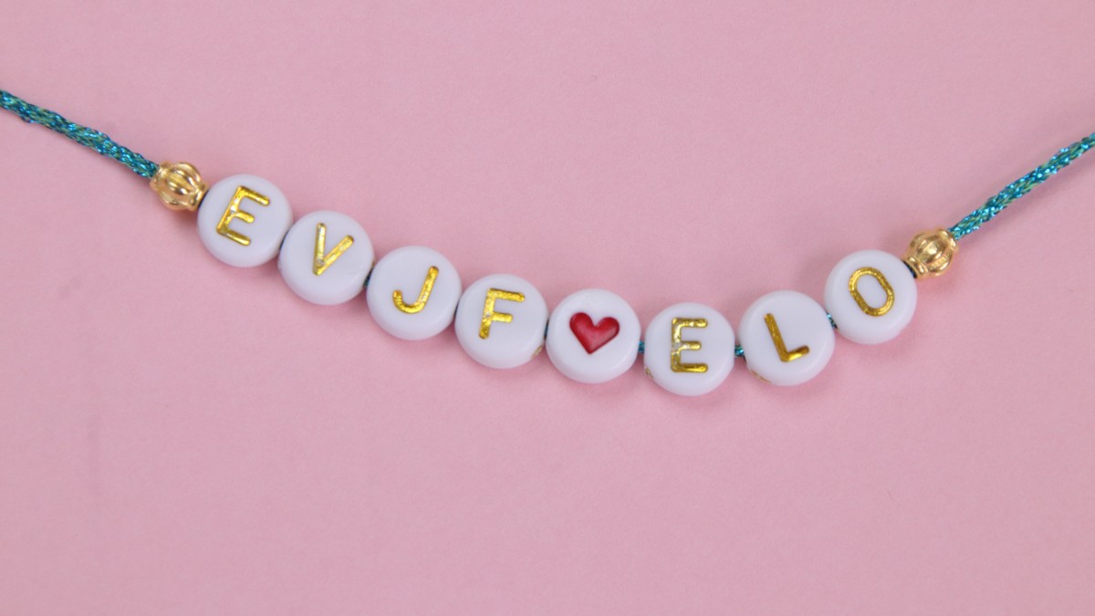 Pulseras para despedida de soltera con hilo metalizado y cuentas con letras : Paso 1 Pulseras para despedida de soltera con hilo metalizado y cuentas con letras : Paso 1