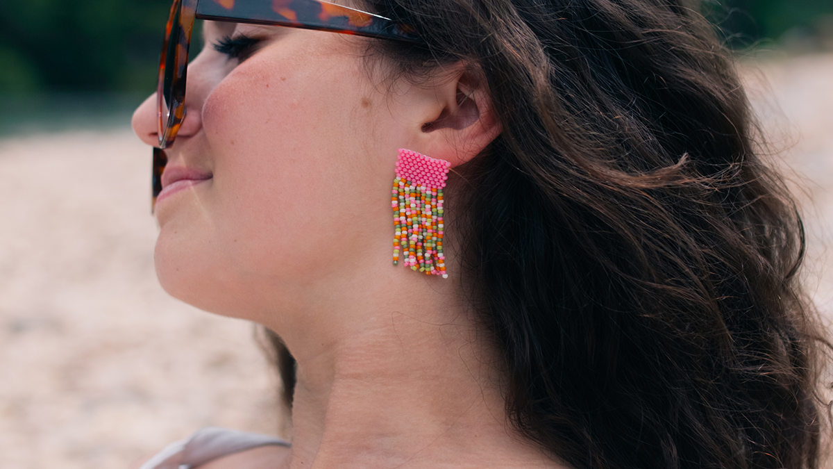 Esquema Par de pendientes de flecos en tejido peyote