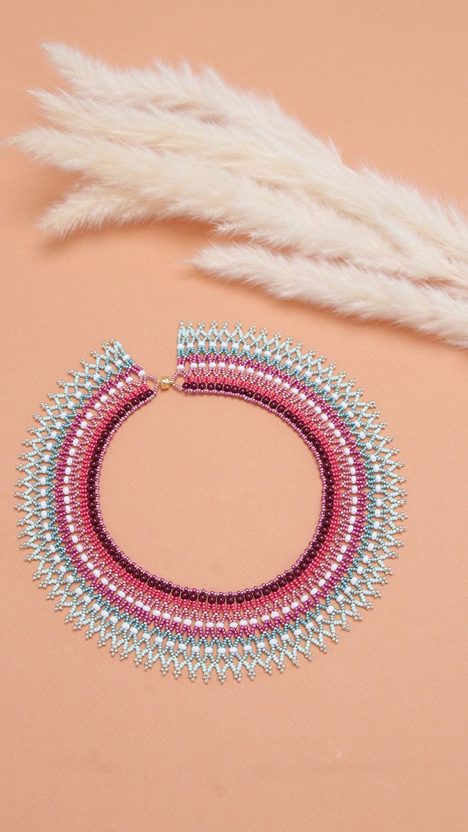 Esquema Collar de red con Rocallas 11/0