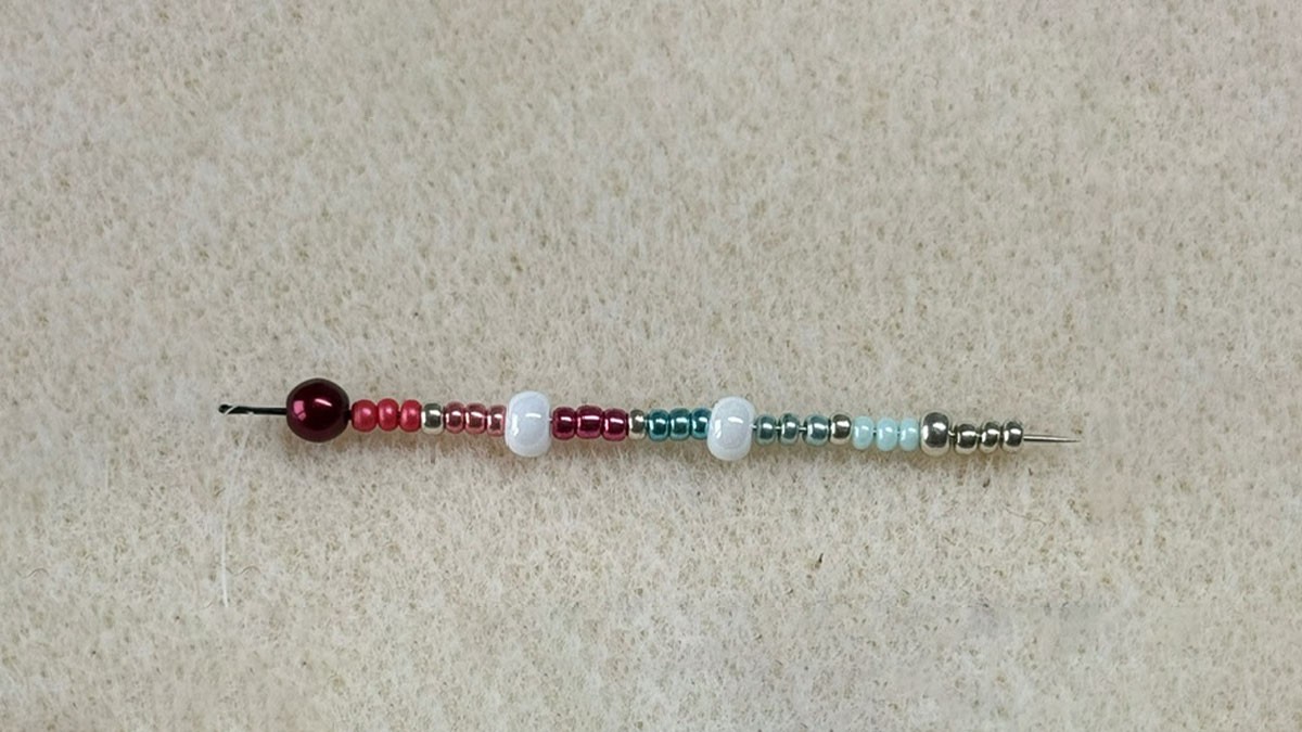 Collar de red con Rocallas 11/0 : Paso 1