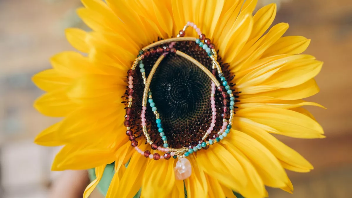 Esquema Pulseras elásticas con pequeñas piedras naturales