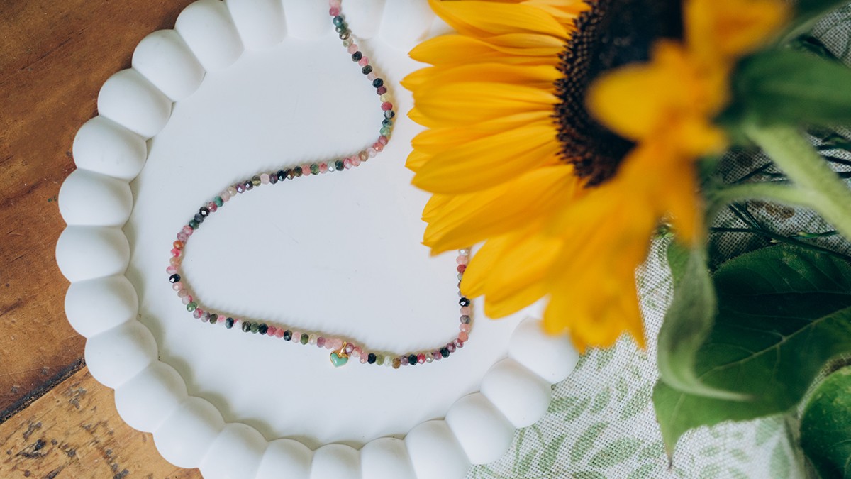 Tutorial de collar de piedras naturales y colgante de corazón