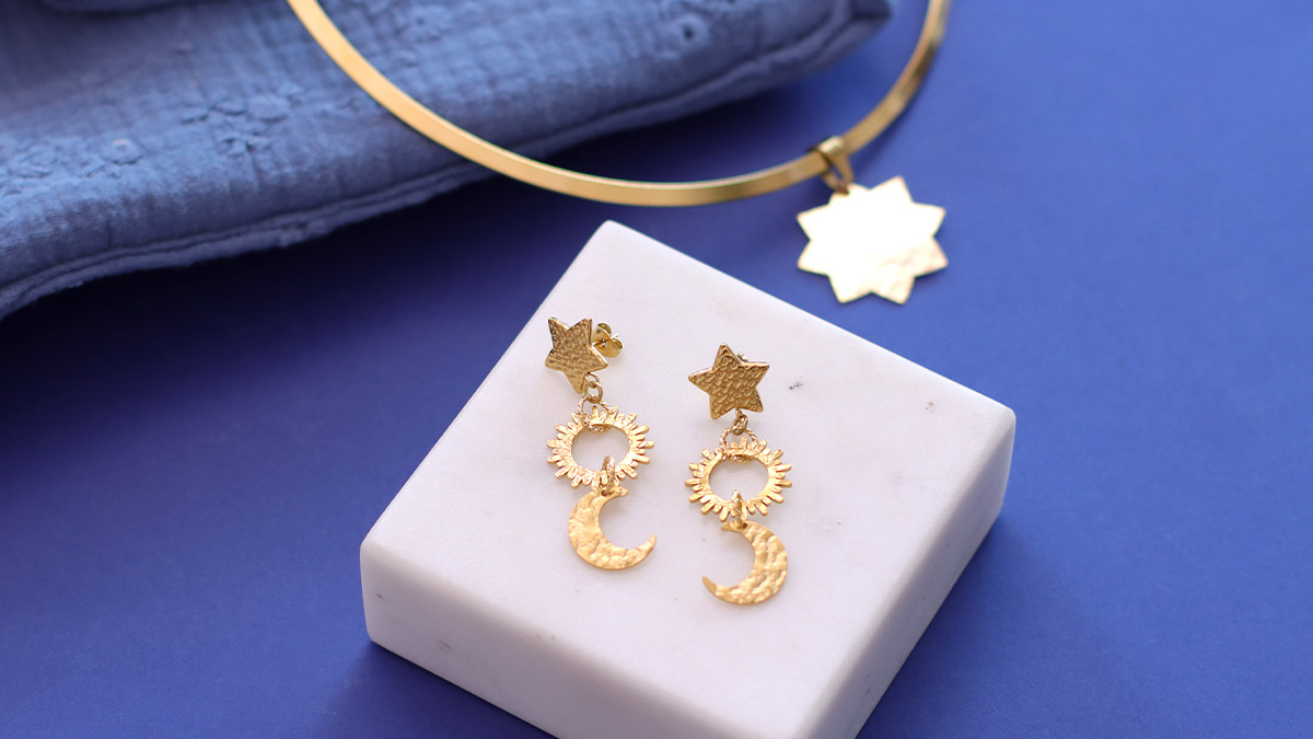 Esquema Pendientes de acero dorado con motivo de estrella de sol y luna Esquema Pendientes de acero dorado con motivo de estrella de sol y luna