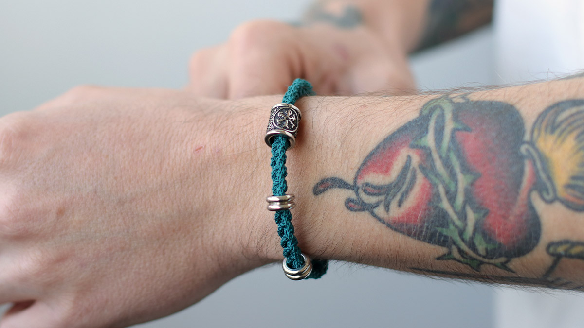 Esquema Pulsera de ancla para hombre con trenzado de cuatro cabos Esquema Pulsera de ancla para hombre con trenzado de cuatro cabos