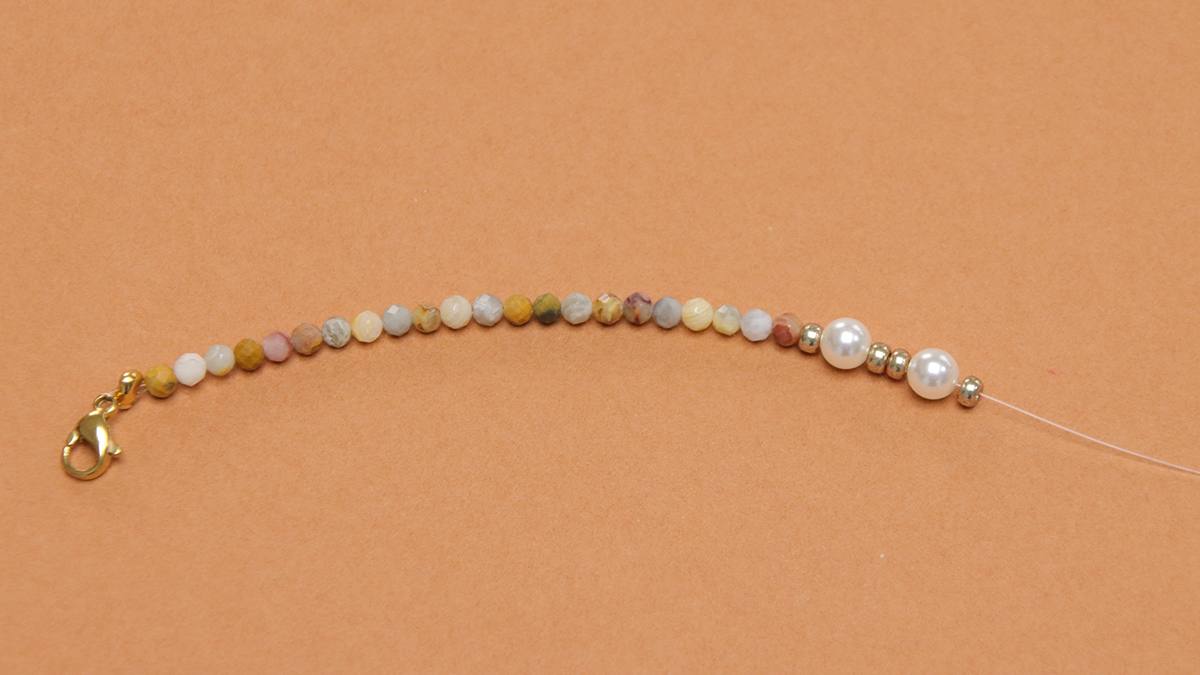 Pulseras marrones con piedras naturales y perlas facetadas : Paso 4