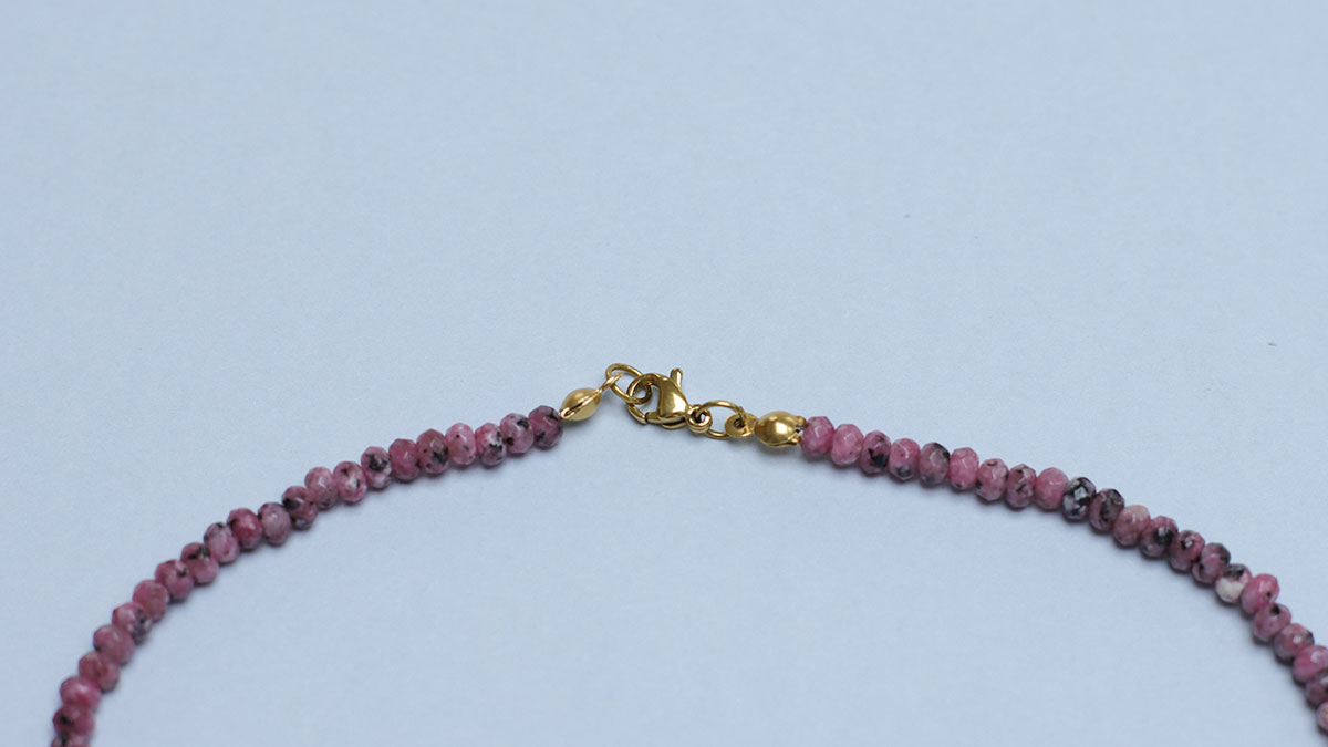 Collar de doble hilera de piedras naturales : Paso 5