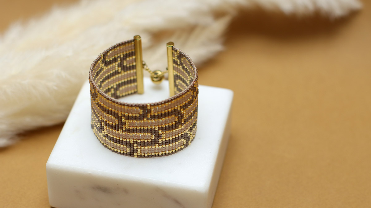 Esquema Pulsera de telar Miyuki color Mocha Mousse Esquema Pulsera de telar Miyuki color Mocha Mousse