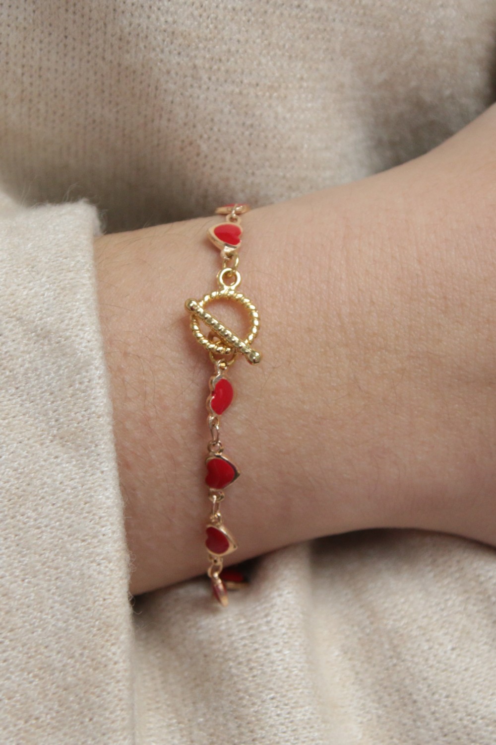 Pulsera de corazones rojos muy fácil de hacer