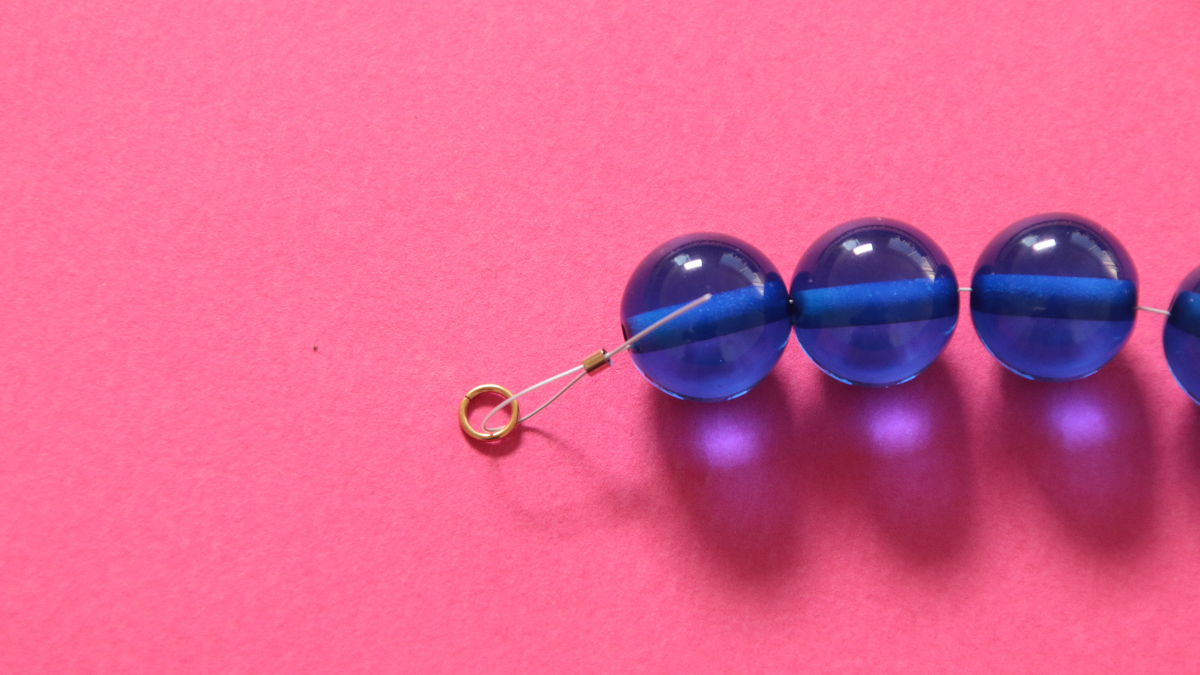 Collar con perlas grandes y colgante de mariposa : Paso 2 Collar con perlas grandes y colgante de mariposa : Paso 2