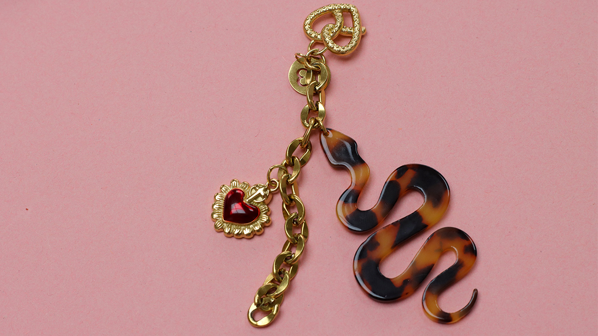 Bolso joya con colgante de letra y serpiente : Paso 4