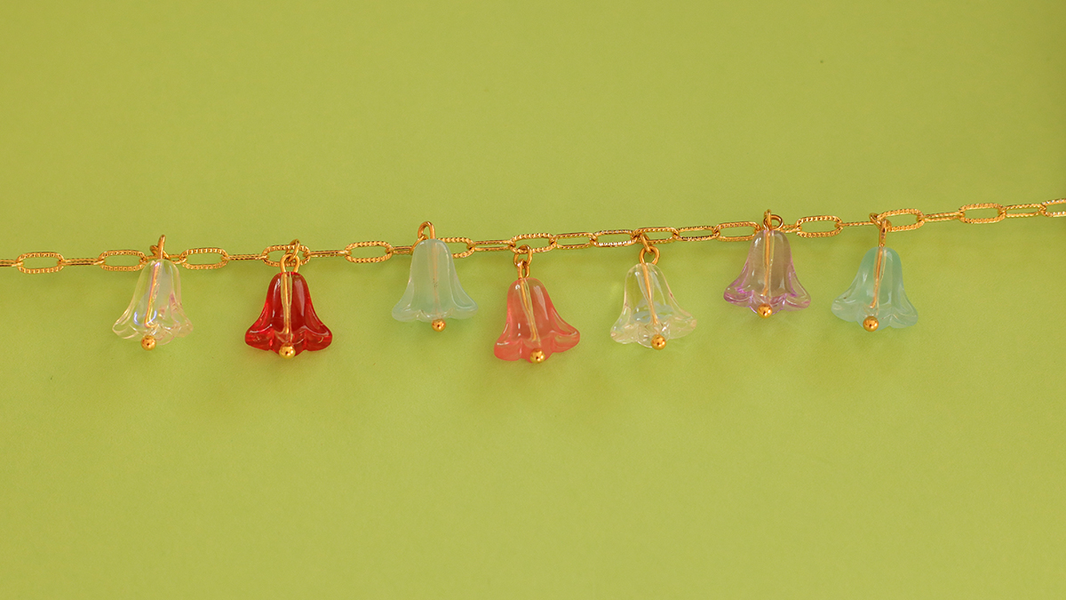 Collares rosa y verde con colgante de mariposa y cuentas de flores : Paso 11