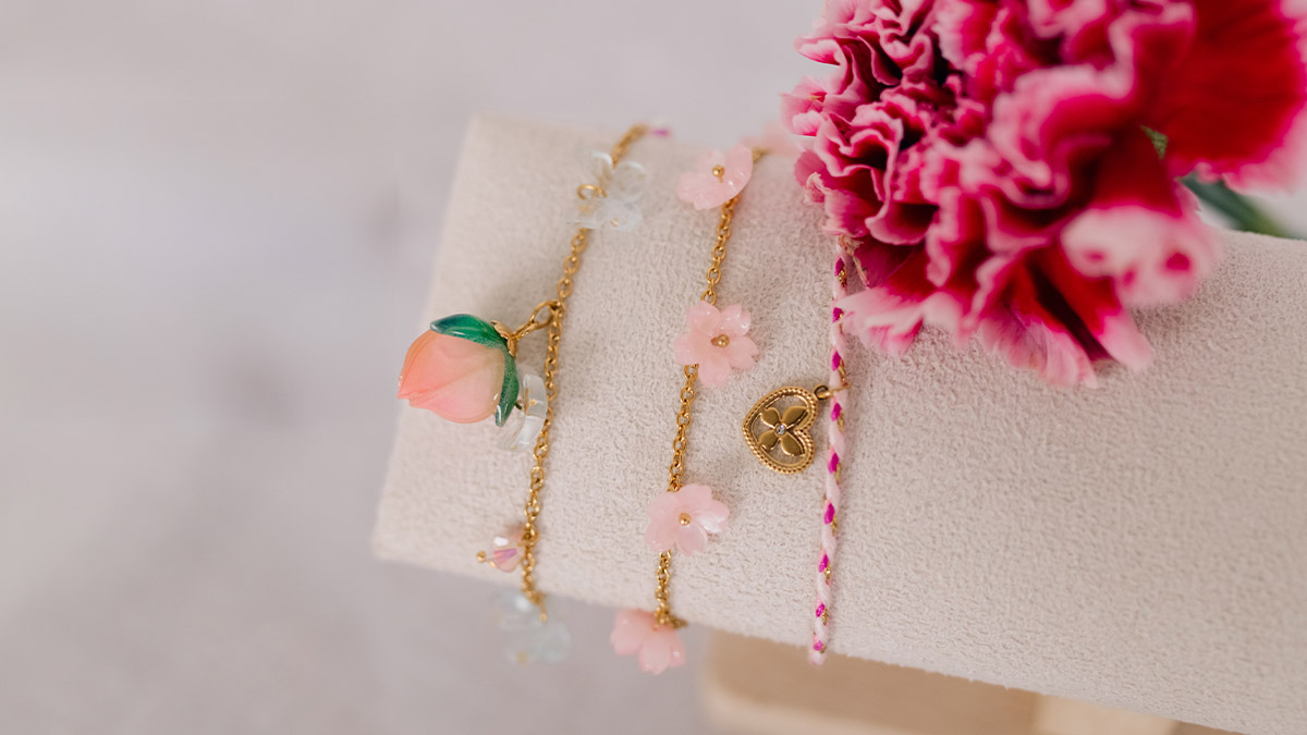 Esquema Pulseras finas con flores y mariposas Esquema Pulseras finas con flores y mariposas