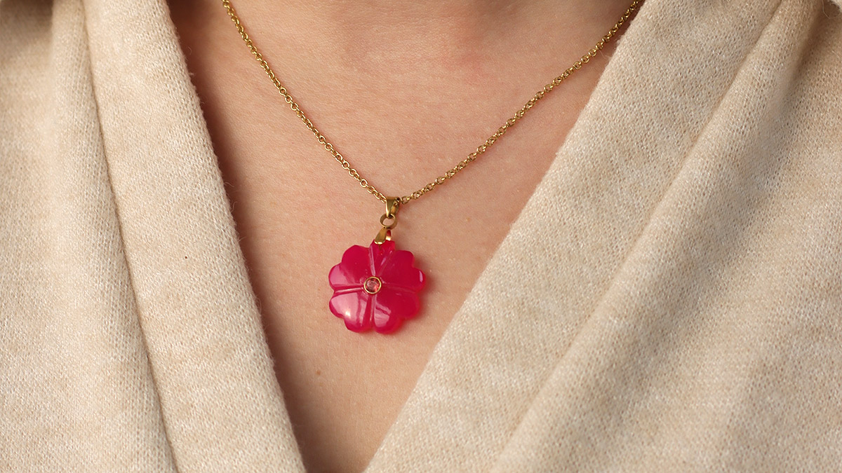 Collar de trébol de 4 hojas de piedra : Paso 6 Collar de trébol de 4 hojas de piedra : Paso 6