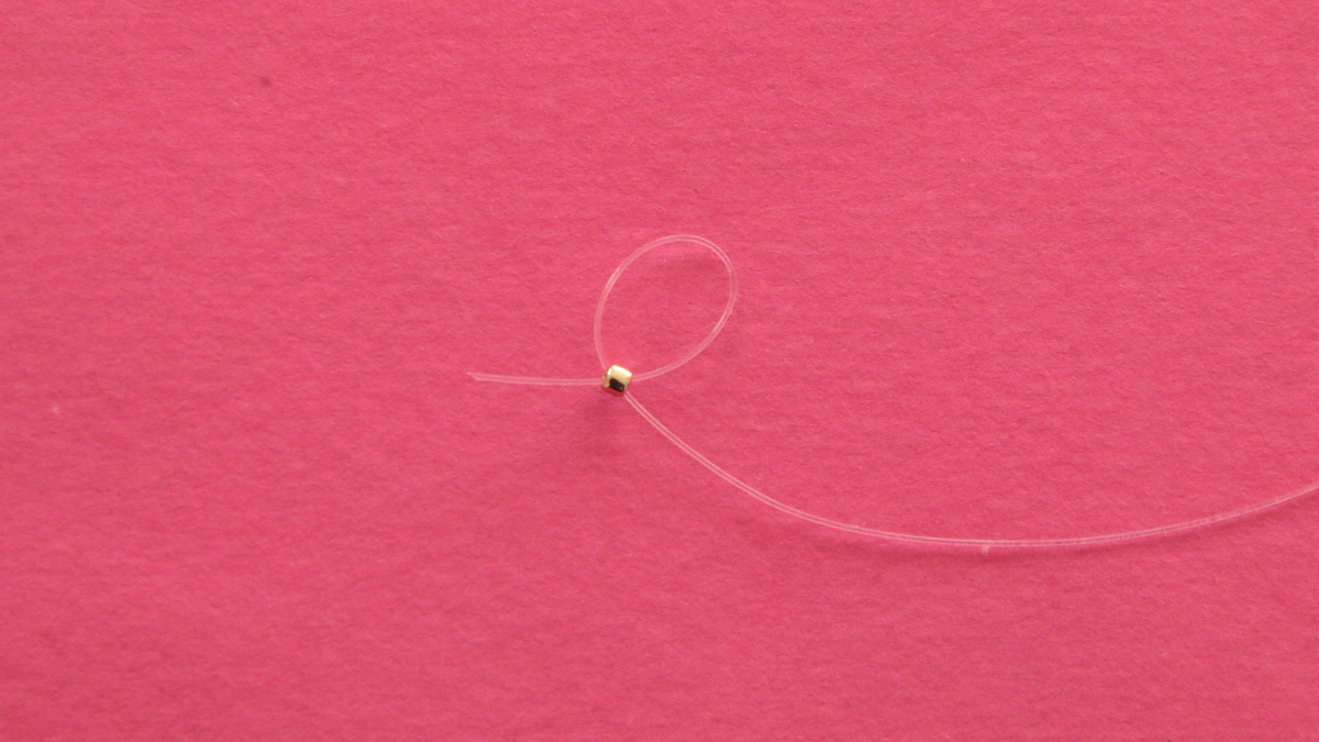 Pulsera roja con cuentas de rocalla y perlas de agua dulce : Paso 1